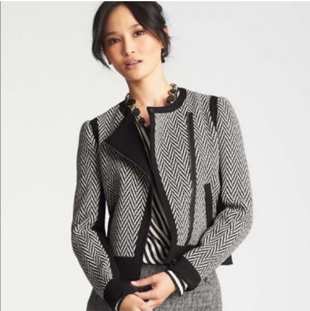 Ann Taylor houndstooth black and white moto asymmetric zip up jacket.  Lined, si